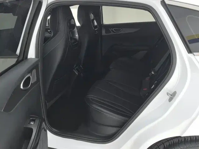 BYD Seal 06 — Фото автомобиля 11