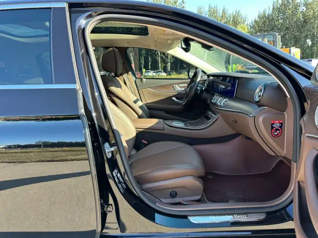 Mercedes-Benz E-Class — Фото автомобиля 15