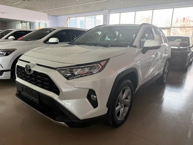 Фотография автомобиля — Toyota RAV4