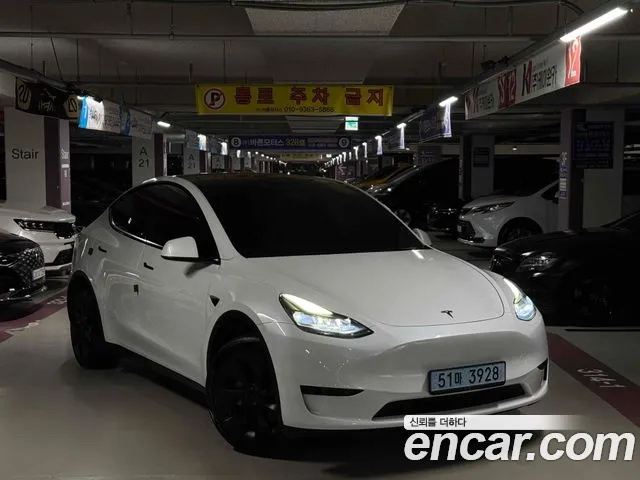 Фотография автомобиля — Tesla Model Y