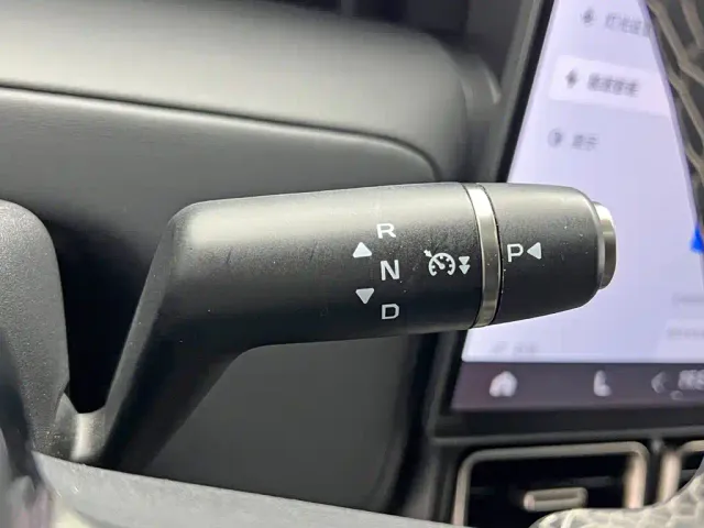 iCAR V23 — Фото автомобиля 16