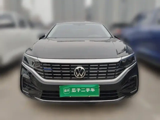 Volkswagen Passat — Фото автомобиля 2