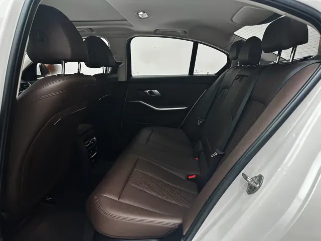 BMW 3 Series — Фото автомобиля 23