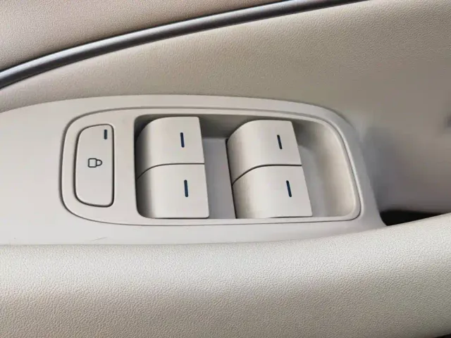 Xiaomi SU7 — Фото автомобиля 30