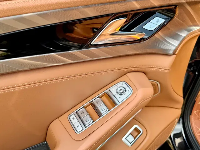Hongqi H9 — Фото автомобиля 10