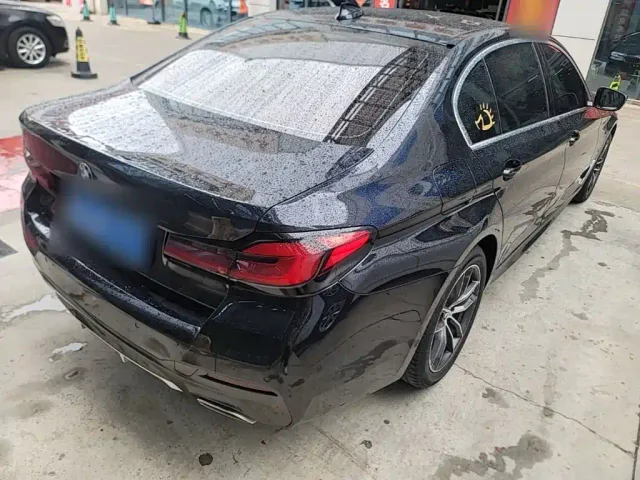 BMW 5 Series — Фото автомобиля 6