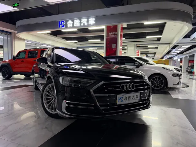Audi A8 — Фото автомобиля 3