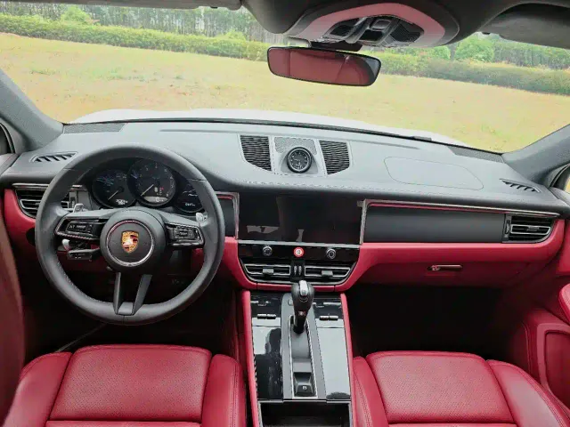 Porsche Macan — Фото автомобиля 12