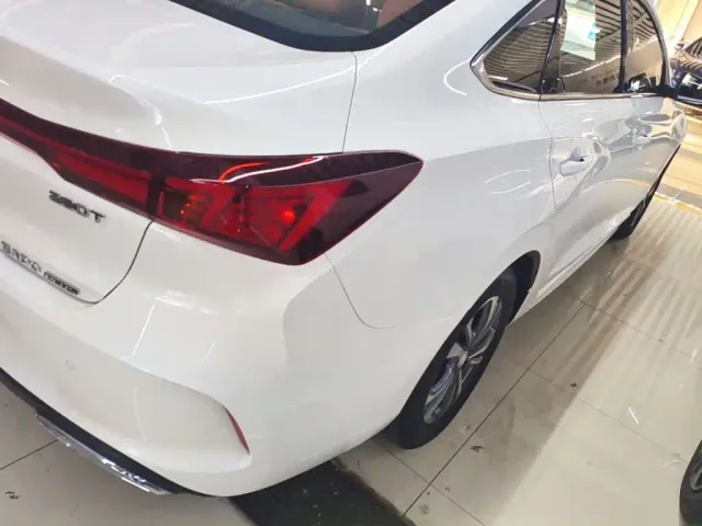 Changan Eado — Фото автомобиля 7
