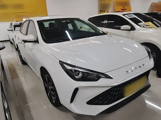 Roewe i5 — Фото автомобиля 3