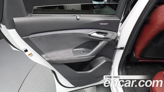 Audi SQ6 e-tron — Фото автомобиля 22