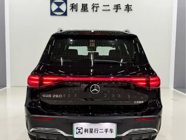 Mercedes-Benz EQB — Фото автомобиля 10