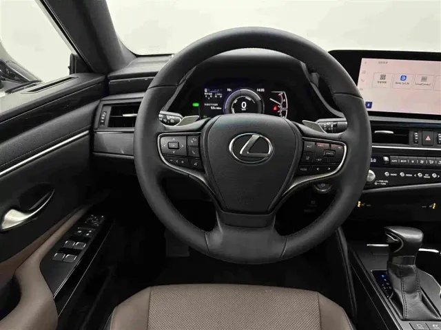 Lexus ES — Фото автомобиля 9