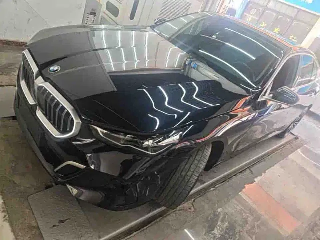 Фотография автомобиля — BMW 5 Series