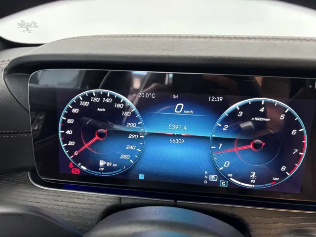 Mercedes-Benz E-Class — Фото автомобиля 17