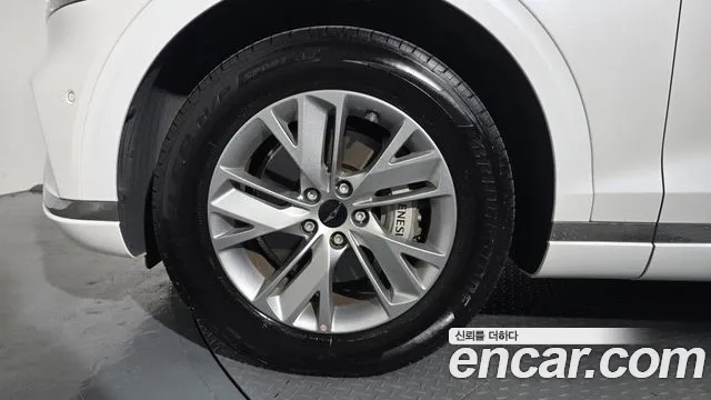 Genesis GV70 2.5T Бензин AWD — Фото автомобиля 4