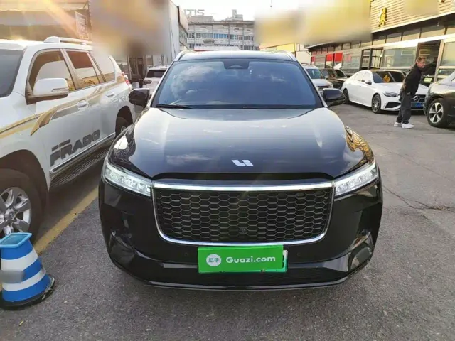 Li Auto ONE — Фото автомобиля 2