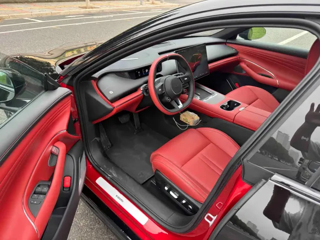 Xiaomi SU7 — Фото автомобиля 4