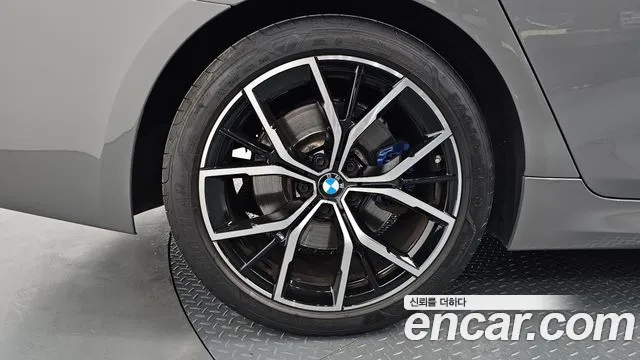 BMW 5 Series G30 — Фото автомобиля 5