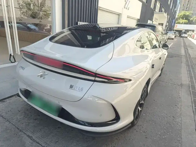 IM Motors L6 — Фото автомобиля 4