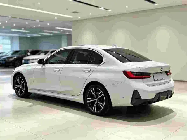 BMW 3 Series — Фото автомобиля 4