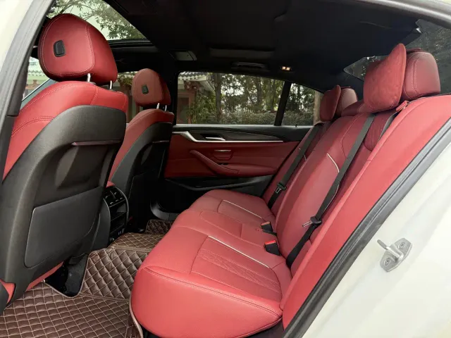 BMW 5 Series — Фото автомобиля 6