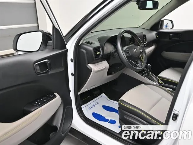 Hyundai Venue — Фото автомобиля 9