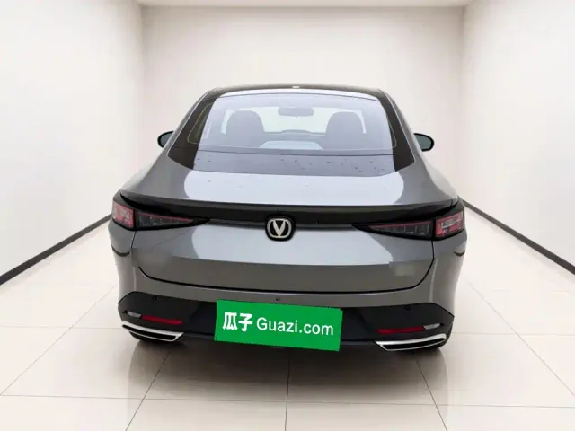 Changan Eado — Фото автомобиля 5