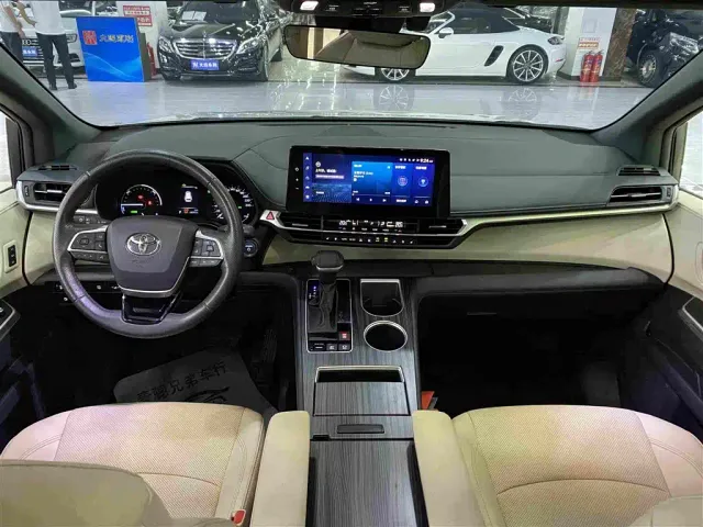 Toyota Granvia — Фото автомобиля 7