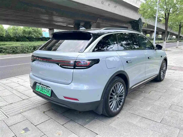 Leapmotor C11 — Фото автомобиля 13