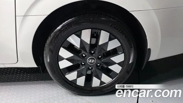 Hyundai Staria Staria L3.5 Lounge 7 мест — Фото автомобиля 4