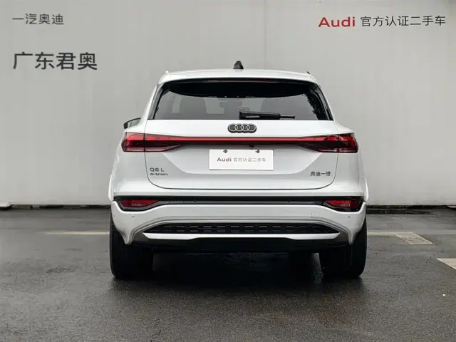 Audi Q6L e-tron — Фото автомобиля 5