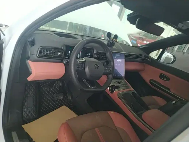 Nio EC6 — Фото автомобиля 9