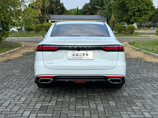Geely Emgrand — Фото автомобиля 5