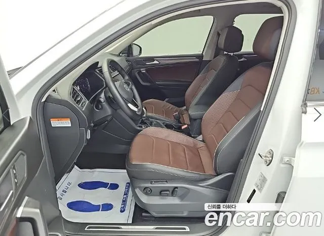 Volkswagen Tiguan — Фото автомобиля 11