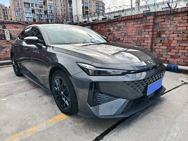 Changan UNI-V — Фото автомобиля 3