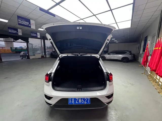 Volkswagen T-Roc — Фото автомобиля 14