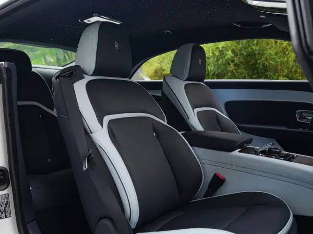 Rolls-Royce Spectre — Фото автомобиля 18