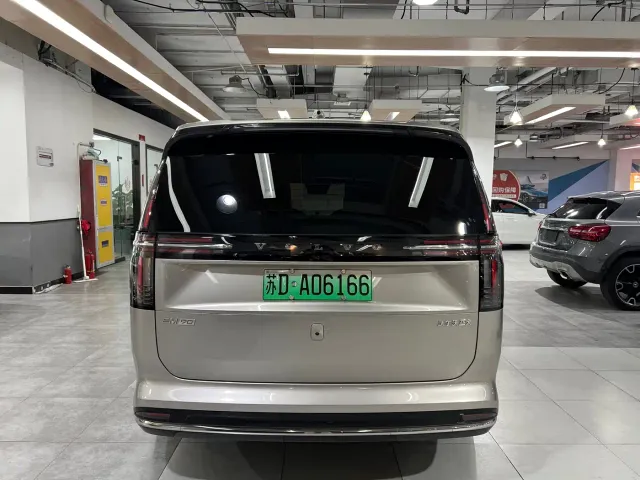 Volvo EM90 — Фото автомобиля 6