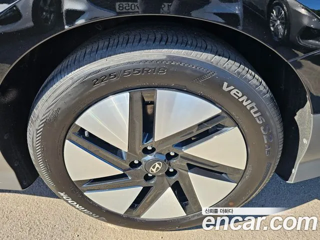 Hyundai Ioniq 6 — Фото автомобиля 8