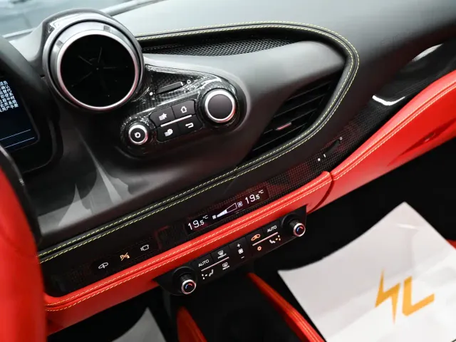 Ferrari F8 — Фото автомобиля 14