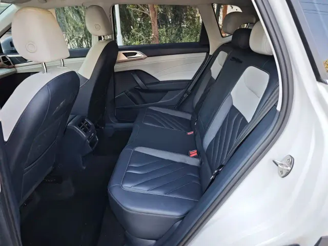 Volkswagen Tharu — Фото автомобиля 12