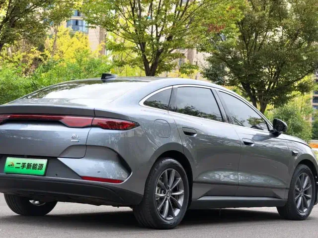BYD Qin L — Фото автомобиля 4