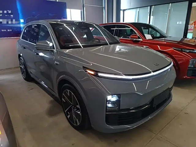 Li Auto L8 — Фото автомобиля 3