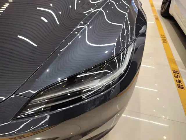 Tesla Model 3 — Фото автомобиля 23