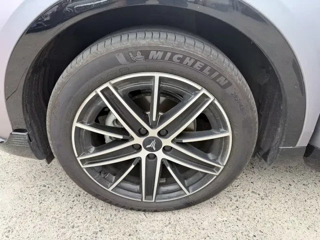 Voyah Auto Voyah Zhiyin 2025 Model 2WD Huawei Qiankun Edition — Фото автомобиля 12