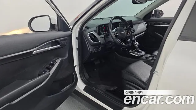 Kia Seltos — Фото автомобиля 15