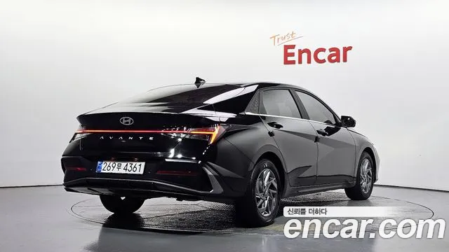 Hyundai Avante CN7 — Фото автомобиля 2
