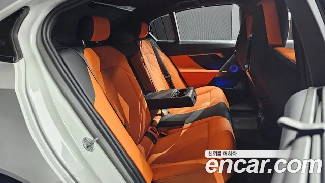 BMW M5 — Фото автомобиля 12