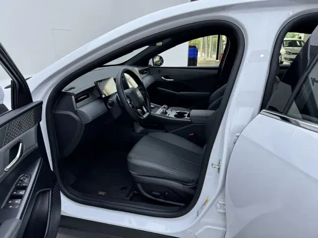 BYD Qin PLUS — Фото автомобиля 13